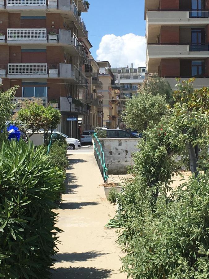 Marco Holiday Apartment Pescara Buitenkant foto